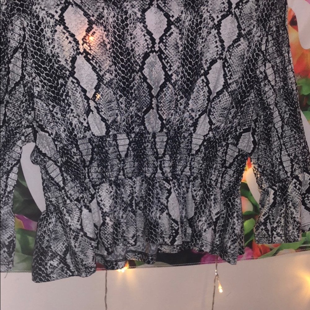 Snake Pattern top - Picture 2 of 3